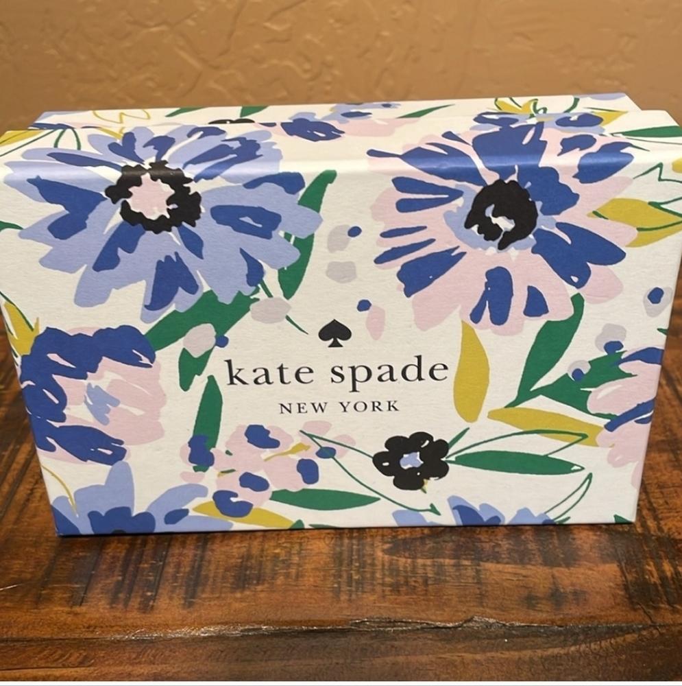 Kate Spade-Cream Floral Cutout Wristlet - Picture 8 of 8